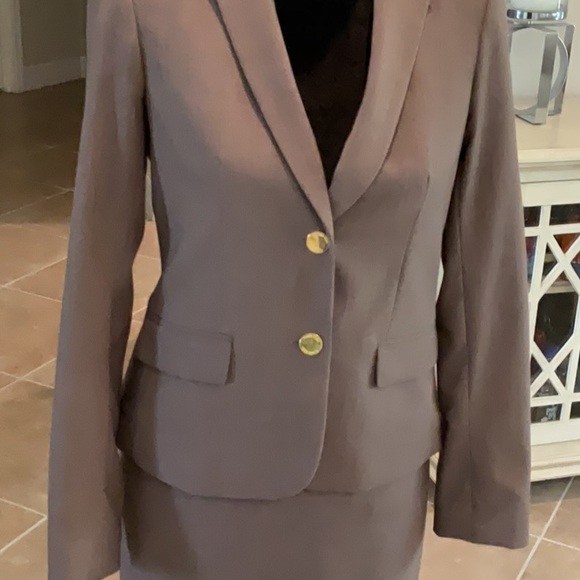 Calvin Klein two button front blazer, light brown with gold buttons, size 4P - Picture 3 of 7